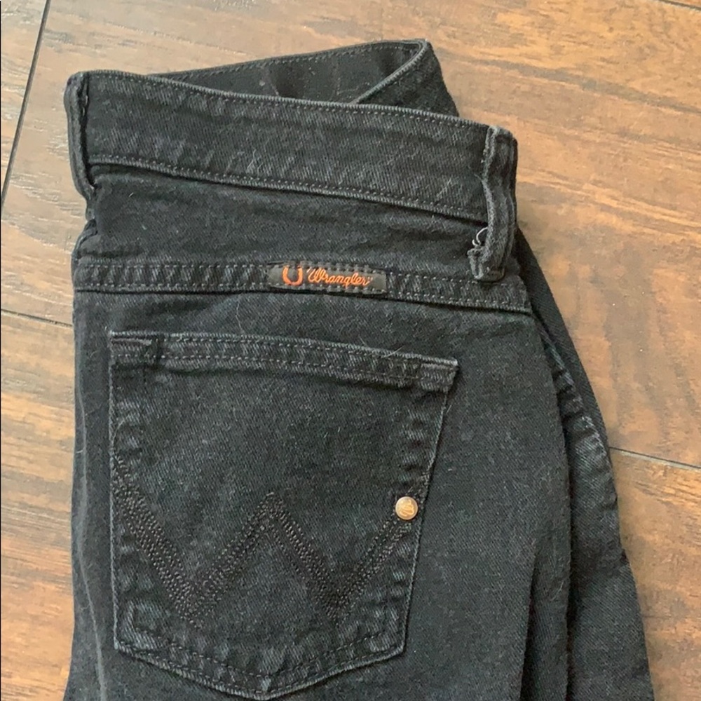 Black Wrangler relax fit 5/6 X 32